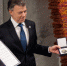 Президент Колумбии Хуан Мануэль Сантос с наградой - Комсомольская правда