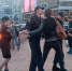В Москве на улице Воздвиженка на глазах у изумленных прохожих полицейские задержали ребенка - Комсомольская правда