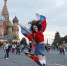 На улицах Москвы празднуют волевую победу национальной сборной - Комсомольская правда