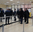 Пассажиров самолета охраняет полиция и служба безопасности воздушной агвани - Комсомольская правда