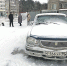 «Волга» убитого адвоката. Судя по ней, он не ставил целью заработать любым способом, в том числе на защите наркоманов... Фото: Владимир ВОРСОБИН - Комсомольская правда