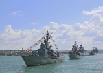 Парадный строй кораблей расформировывается в Севастопольской бухте - Крым 24