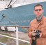 Один из терпящих бедствие сотрудников "Русской Арктики" Иван Мизин на фоне судна "Профессор Молчанов" Фото: Личная страничка героя публикации в соцсети - Комсомольская правда