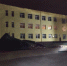В Крыму ветер сорвал крышу школы и повалил десяток деревьев на провода - 3652.Ru