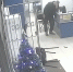 Опубликовано видео нападения с пластмассовым автоматом на банк в Алуште - КрымИнформ