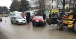 В Симферополе экскаватор протаранил легковушку: есть пострадавшие, - ФОТО