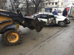 В Симферополе экскаватор протаранил легковушку: есть пострадавшие, - ФОТО
