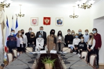 Глава Симферополя Виктор Агеев вручил паспорта юным горожанам
