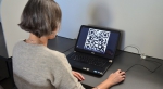 QR-код не обязательно распечатывать, можно его предъявлять в электронном виде с экрана мобильного телефона. Фото: Анны Кадниковой