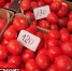 Продукты «под ногами». В Джанкое на улицах вдоль многоэтажек снова процветает стихийная торговля - Crimea-news.com
