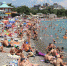 В Алуште на центральном пляже яблоку негде упасть - Crimea-news.com