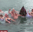 Севастопольские моржи отметили Новый год очередным заплывом - Crimea-news.com