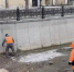 Незаконные граффити закрашивают на улицах Симферополя - Вести Крым