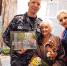 Военнослужащие Росгвардии из Ялты поздравили с 94-летием учасницу Великой Отечественной войны - Росгвардия