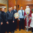 ТОП_Феодосия_поздравление школьников с НГ сотрудников полиции_28.12.2023_jpeg_13 - МВД по Республике Крым