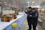 Сало, масло и рыбу сомнительного качества продавали на рынке в Симферополе