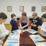 В Алуштинском историко-краеведческом музее проходят мастер-классы «Здравствуй, зимнее волшебство!»