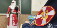 Дед Мороз специального назначения поздравил учащихся росгвардейских классов в Севастополе - Росгвардия