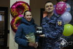 В Крыму и Севастополе росгвардейцы поздравили сотрудниц и военнослужащих с Международным женским днем