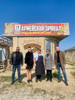 Крымские партийцы помогают волонтерам