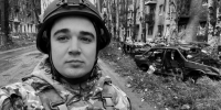 В Кремле осудили вандалов, осквернивших могилу крымского военкора Федорчака - Комсомольская правда