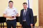 Сергей Цеков вручил крымчанам награды в честь Дня России