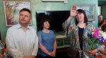 Мария Шевчук-Черногородова с Еленой и Ильёй Голенко на вернисаже.