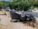 В Севастополе KIA влетела в фонарный столб и перевернулась