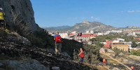 Сухая трава загорелась в районе Генуэзской крепости в Судаке - Комсомольская правда