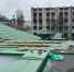 В Симферополе рабочий упал с крыши и погиб: его начальницу будут судить - Комсомольская правда