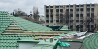 В Симферополе рабочий упал с крыши и погиб: его начальницу будут судить - Комсомольская правда
