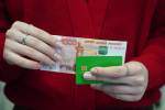 Жительница Симферополя может попасть в тюрьму за продажу банковской карты мошеннику