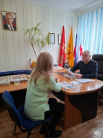 Депутат-справоросс Геннадий Литовченко держит руку на пульсе проблем сакчан: дорожный ремонт стал ключевой темой приема