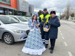 Мандарины вместо штрафа: севастопольские гаишники поздравили водителей с Новым годом