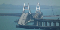 Перед Крымским мостом скопилась большая пробка - Комсомольская правда