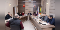 Парковка на газонах и стихийная торговля стали главной проблемой для жителей Евпатории - КрымИнформ