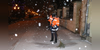 В Феодосии с раннего утра обрабатывают дороги и тротуары от гололёда - КрымИнформ
