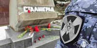 Росгвардейцы почтили память участников Сталинградской битвы - Росгвардия