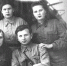 Мария Цебренко, Василий Кравченко (крайние слева во втором и первом ряду) с боевыми друзьями - Валентина Пучкова, Нина Толстова, Нина Шулятьева, Мария Бородина, Виталий Лазаренко. Дмитрий Цебренко. Фото из архива газеты. - Крымская правда