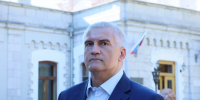 Аксенов поздравил крымчанок с Международным женским днем - Комсомольская правда