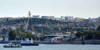 В ночь со среды на четверг несколько раз закрывали и рейд Севастопольской бухты. - Крымская правда