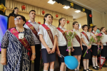 В Севастополе ученикам подшефных классов Росгвардии вручили школьные аттестаты