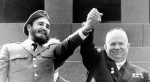 Фиделю Кастро и Никите Хрущёву (слева направо) помогал один русский мастер Тихон Туляков.
