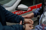В Крыму росгвардейцы задержали мужчину, подозреваемого в нанесении ножевых ранений малолетней девочке