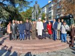 Сотрудники ГБУ РК «Крымскотатарский музей культурно-исторического наследия» почтили память дважды Героя Советского Союза, заслуженного летчика-испытателя СССР Амет-Хана Султана.